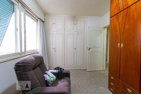 Apartamento à venda com 229m², 4 quartos e 2 vagas Apartamento à venda com 229m², 4 quartos e 2 vagasQuarto 4