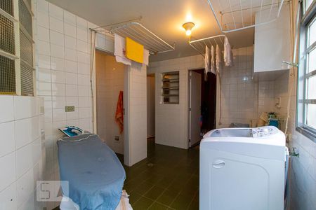 Apartamento à venda com 229m², 4 quartos e 2 vagas Apartamento à venda com 229m², 4 quartos e 2 vagasÁrea de Serviço