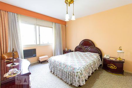 Apartamento à venda com 229m², 4 quartos e 2 vagas Apartamento à venda com 229m², 4 quartos e 2 vagasSuíte 1