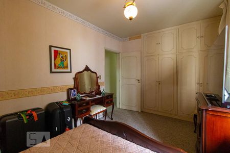 Apartamento à venda com 229m², 4 quartos e 2 vagas Apartamento à venda com 229m², 4 quartos e 2 vagasQuarto 3