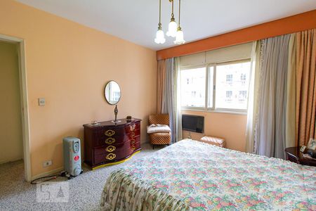 Apartamento à venda com 229m², 4 quartos e 2 vagas Apartamento à venda com 229m², 4 quartos e 2 vagasSuíte 1