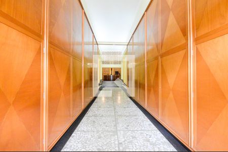 Apartamento à venda com 115m², 3 quartos e 1 vaga Apartamento à venda com 115m², 3 quartos e 1 vagaHall social