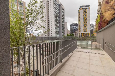 Studio para alugar com 30m², 1 quarto e sem vaga Studio para alugar com 30m², 1 quarto e sem vagaÁrea comum - Piscina