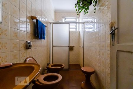 Casa à venda com 200m², 3 quartos e sem vaga Casa à venda com 200m², 3 quartos e sem vagaBanheiro