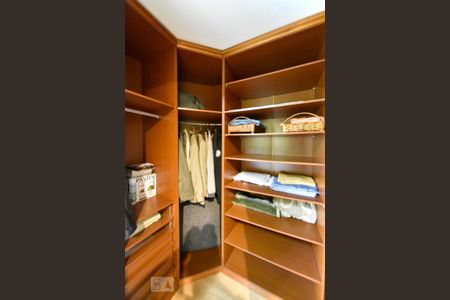 Apartamento à venda com 120m², 3 quartos e 2 vagasSuite closet