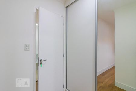 Apartamento à venda com 70m², 2 quartos e 2 vagas Apartamento à venda com 70m², 2 quartos e 2 vagasSuíte