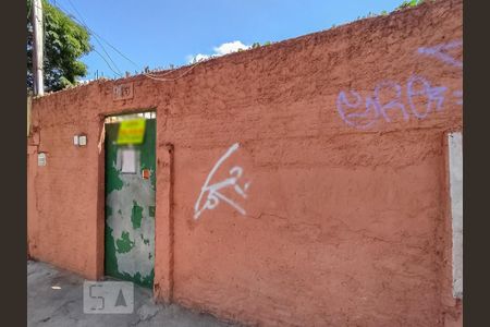 Casa para alugar com 80m², 2 quartos e sem vagaFachada