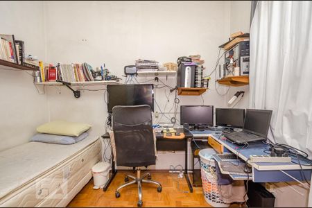 Casa à venda com 510m², 5 quartos e 3 vagas Casa à venda com 510m², 5 quartos e 3 vagasQuarto 2
