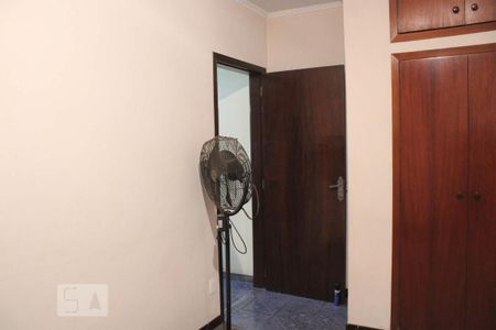 Casa à venda com 298m², 5 quartos e 4 vagasQuarto 1