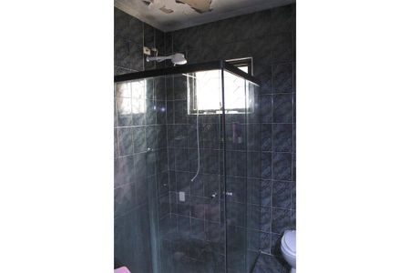 Casa à venda com 298m², 5 quartos e 4 vagasBanheiro 2- Suíte