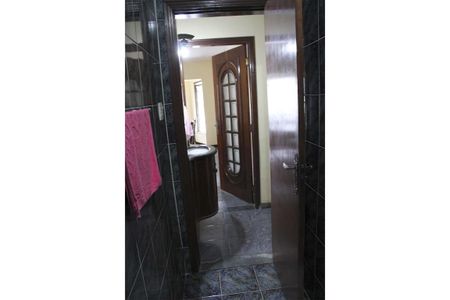 Casa à venda com 298m², 5 quartos e 4 vagasBanheiro 1