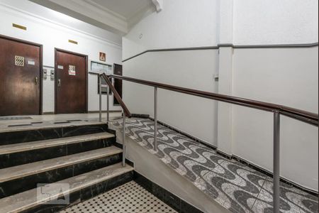 Apartamento à venda com 120m², 4 quartos e sem vaga Apartamento à venda com 120m², 4 quartos e sem vagaHall