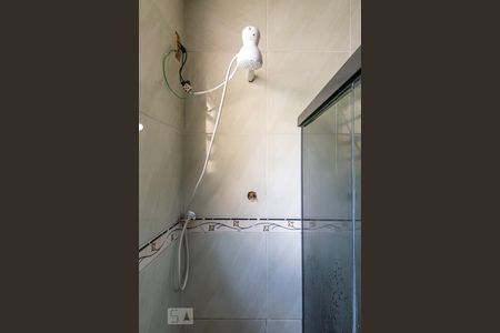 Apartamento à venda com 120m², 4 quartos e sem vaga Apartamento à venda com 120m², 4 quartos e sem vagaChuveiro