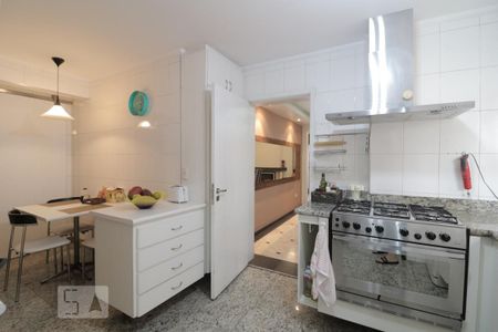 Apartamento à venda com 186m², 3 quartos e 3 vagasCozinha 