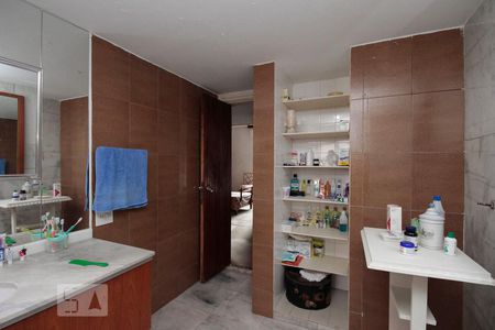 Apartamento à venda com 480m², 4 quartos e 4 vagasBanheiro