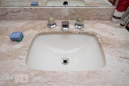 Apartamento à venda com 480m², 4 quartos e 4 vagasBanheiro da Suíte