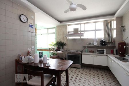 Apartamento à venda com 480m², 4 quartos e 4 vagasCozinha