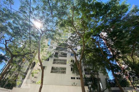 Apartamento à venda com 72m², 2 quartos e 2 vagas Apartamento à venda com 72m², 2 quartos e 2 vagasFachada