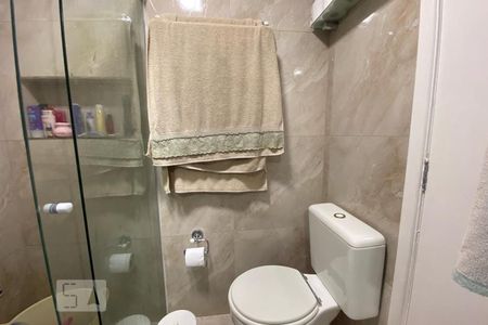 Apartamento à venda com 72m², 2 quartos e 2 vagas Apartamento à venda com 72m², 2 quartos e 2 vagasBanheiro da Suíte 2