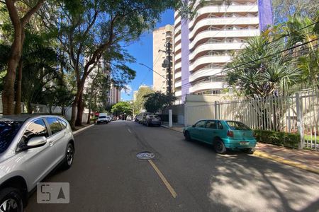 Apartamento à venda com 72m², 2 quartos e 2 vagas Apartamento à venda com 72m², 2 quartos e 2 vagasVista da Rua