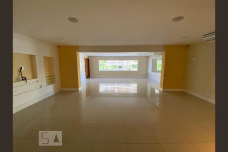 Apartamento à venda com 94m², 3 quartos e 1 vaga Apartamento à venda com 94m², 3 quartos e 1 vagaÁrea comum - Salão de festas