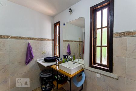 Casa à venda com 300m², 3 quartos e 4 vagas Casa à venda com 300m², 3 quartos e 4 vagasBanheiro Social