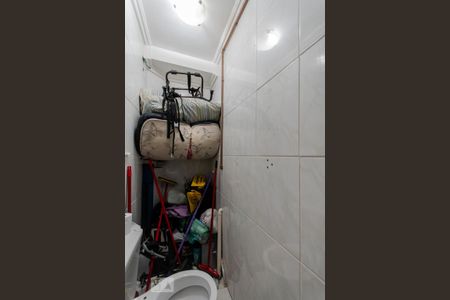 Casa à venda com 130m², 2 quartos e 2 vagas Casa à venda com 130m², 2 quartos e 2 vagasBanheiro de Serviço