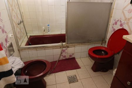 Casa à venda com 254m², 4 quartos e 4 vagasBanheiro da Suíte