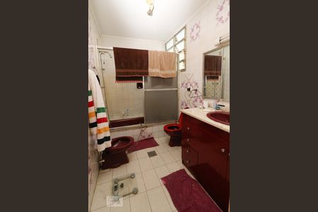 Casa à venda com 254m², 4 quartos e 4 vagasBanheiro da Suíte