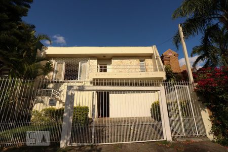 Casa à venda com 254m², 4 quartos e 4 vagasFachada