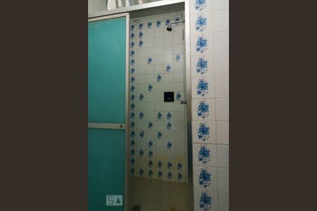 Casa à venda com 254m², 4 quartos e 4 vagasBanheiro Social