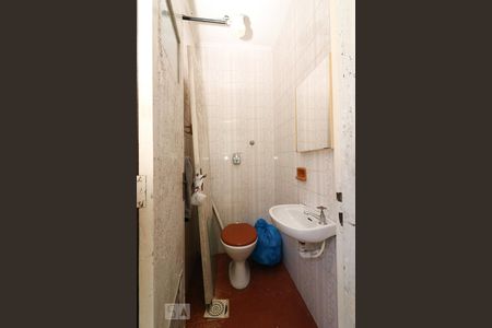 Casa à venda com 254m², 4 quartos e 4 vagasBanheiro de Serviço