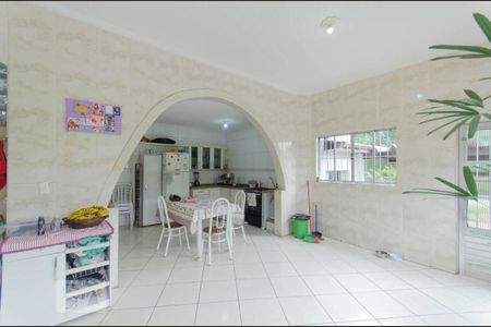 Casa à venda com 200m², 4 quartos e 2 vagas Casa à venda com 200m², 4 quartos e 2 vagasCozinha