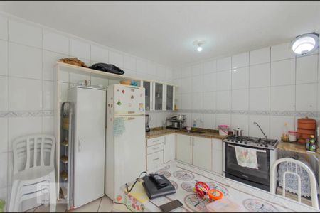 Casa à venda com 200m², 4 quartos e 2 vagas Casa à venda com 200m², 4 quartos e 2 vagasCozinha
