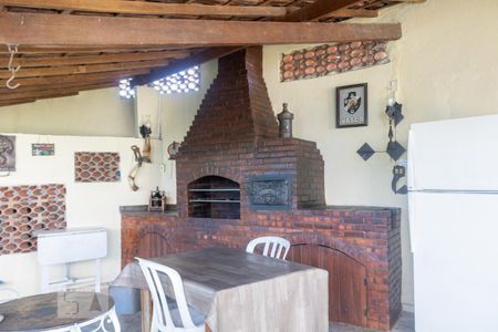 Casa à venda com 320m², 3 quartos e 2 vagas Casa à venda com 320m², 3 quartos e 2 vagasChurrasqueira