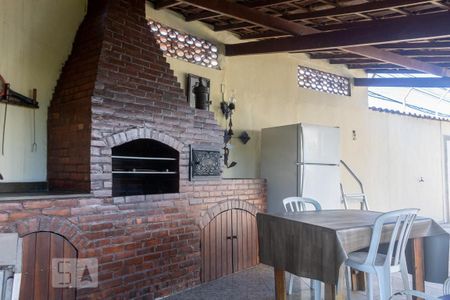Casa à venda com 320m², 3 quartos e 2 vagas Casa à venda com 320m², 3 quartos e 2 vagasChurrasqueira