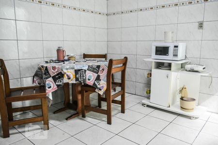 Casa à venda com 127m², 2 quartos e 2 vagas Casa à venda com 127m², 2 quartos e 2 vagasCozinha