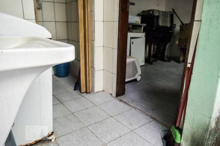 Casa à venda com 127m², 2 quartos e 2 vagas Casa à venda com 127m², 2 quartos e 2 vagasLavanderia