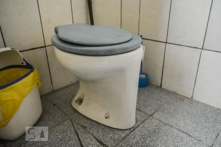 Casa à venda com 127m², 2 quartos e 2 vagas Casa à venda com 127m², 2 quartos e 2 vagasBanheiro de Serviço