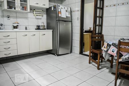Casa à venda com 127m², 2 quartos e 2 vagas Casa à venda com 127m², 2 quartos e 2 vagasCozinha