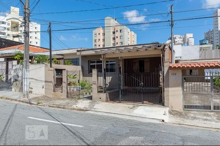 Casa à venda com 70m², 2 quartos e 2 vagasFachada