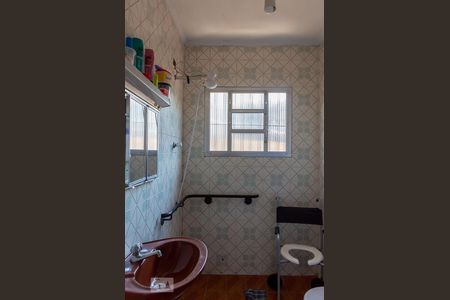 Casa à venda com 70m², 2 quartos e 2 vagasBanheiro