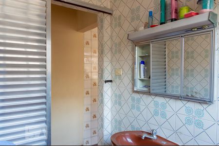 Casa à venda com 70m², 2 quartos e 2 vagasBanheiro