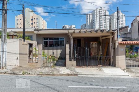 Casa à venda com 70m², 2 quartos e 2 vagasFachada