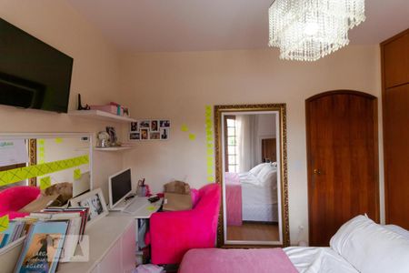Apartamento à venda com 192m², 4 quartos e 4 vagas Apartamento à venda com 192m², 4 quartos e 4 vagasQuarto 02