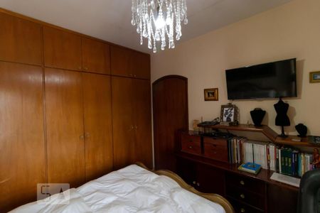 Apartamento à venda com 192m², 4 quartos e 4 vagas Apartamento à venda com 192m², 4 quartos e 4 vagasQuarto 01