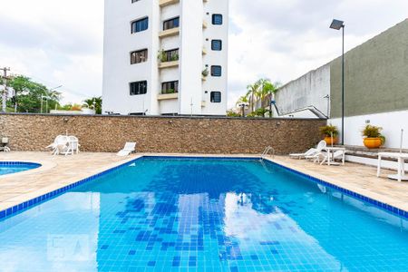Apartamento à venda com 130m², 3 quartos e 3 vagas Apartamento à venda com 130m², 3 quartos e 3 vagasÁrea comum - Piscina
