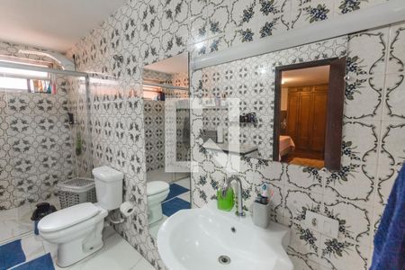 Casa à venda com 280m², 3 quartos e 4 vagas Casa à venda com 280m², 3 quartos e 4 vagasBanheiro da Suíte