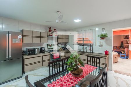 Casa à venda com 280m², 3 quartos e 4 vagas Casa à venda com 280m², 3 quartos e 4 vagasCozinha