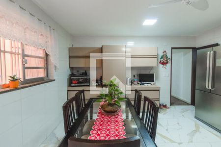 Casa à venda com 280m², 3 quartos e 4 vagas Casa à venda com 280m², 3 quartos e 4 vagasCozinha